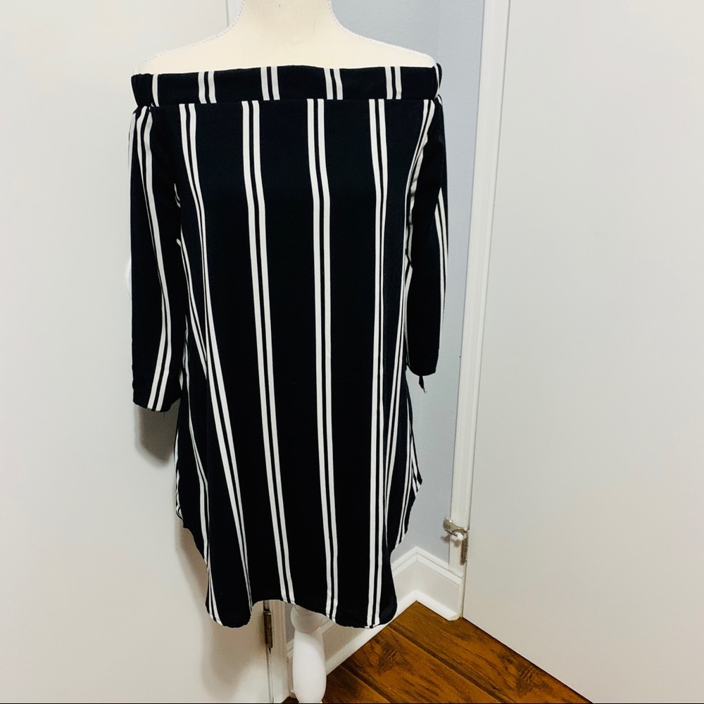 Signature Studio Tunic Size Large - Picture 2 of 5